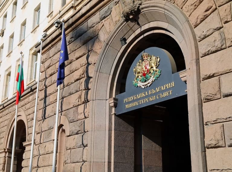 Тестовете за почтеност за държавни служители ще са електронни