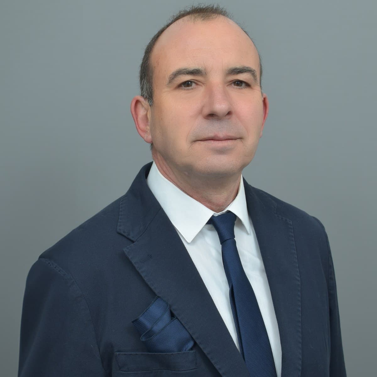 Валентин Петров