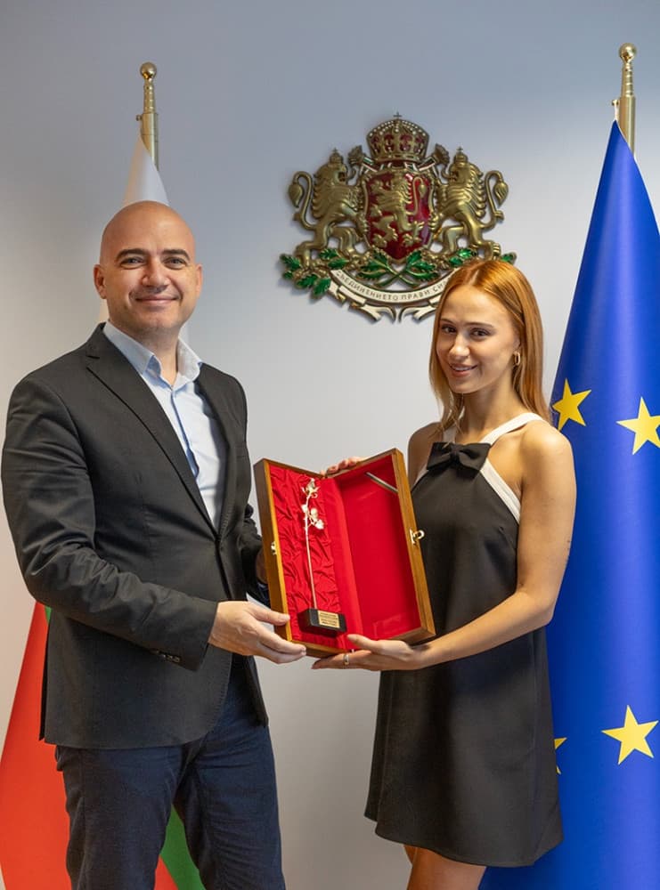 Актрисата Мария Бакалова се включва доброволно в инициатива на Министерството на туризма