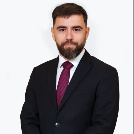 Александър Узунов