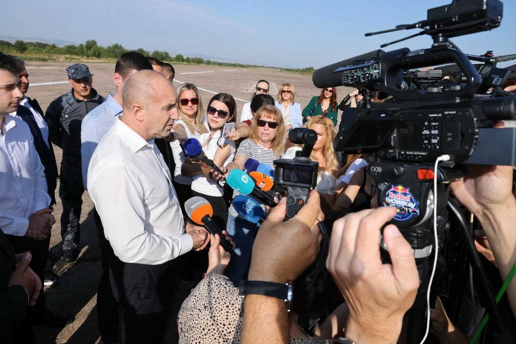 Румен Радев за случая в Банско: Призовавам чуждестранните политици да се запознаят с фактите, преди да клеймят страната ни