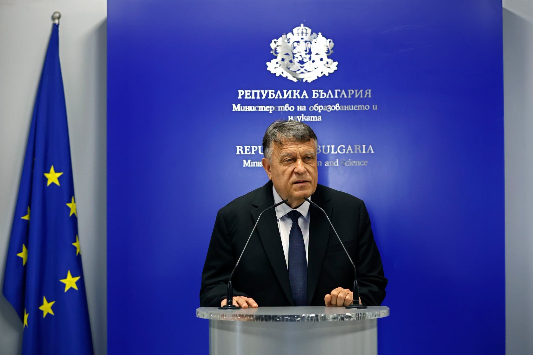 Правителството премахва модела „парите следват ученика“ за финансиране на училищата