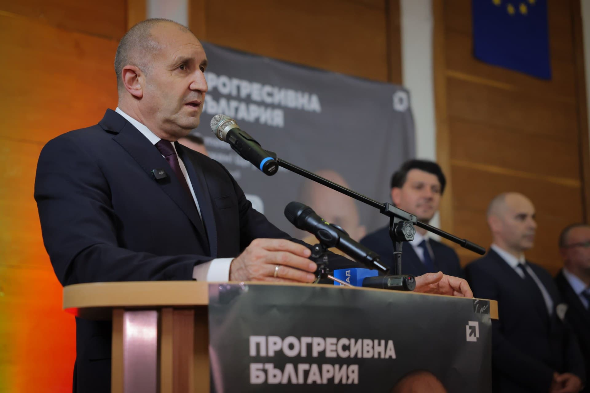 Германският канцлер Фридрих Мерц поздрави Румен Радев с победата на „Прогресивна България“ на парламентарните избори