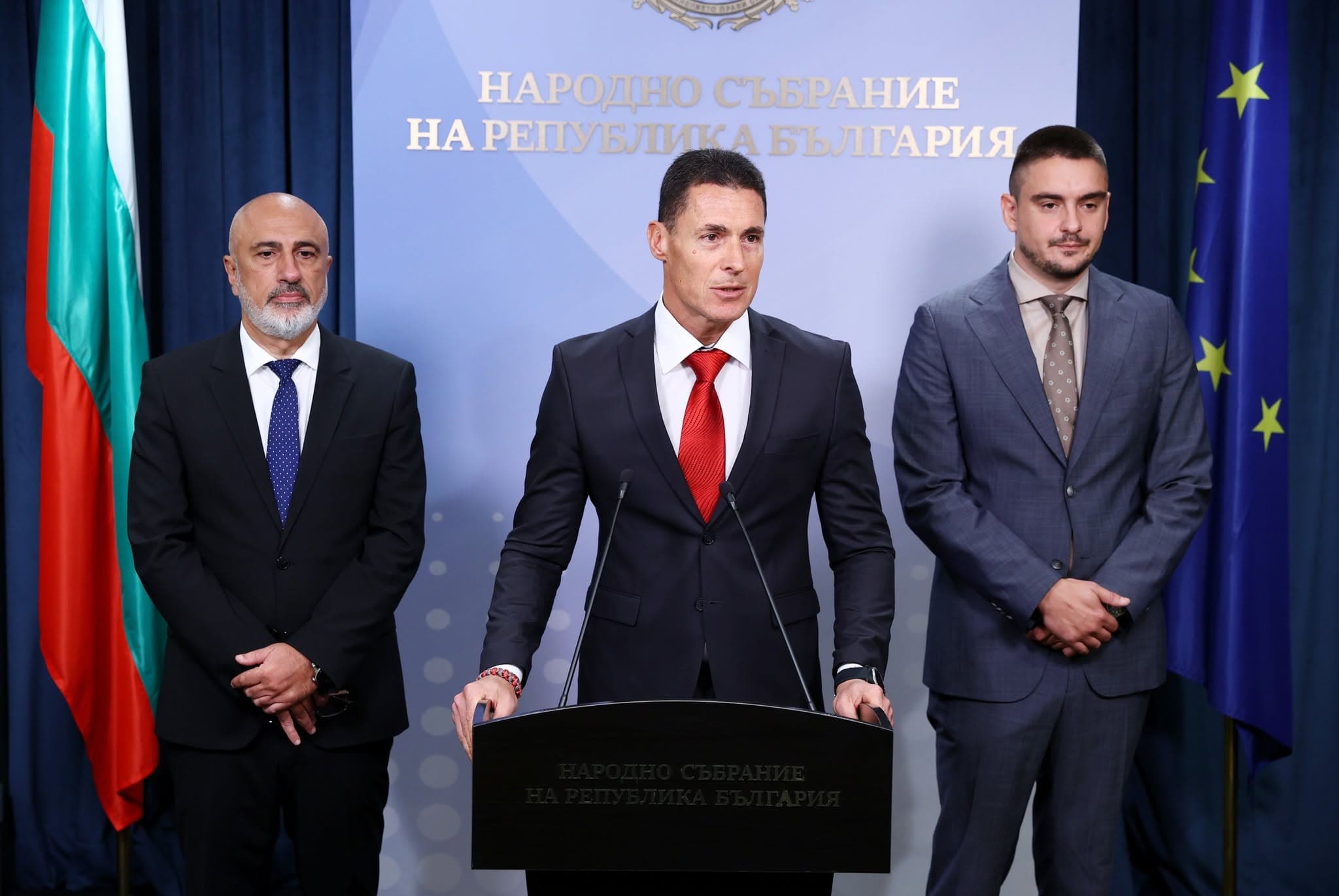 „ПРОГРЕСИВНА БЪЛГАРИЯ“ вади мутрите от бързите кредити