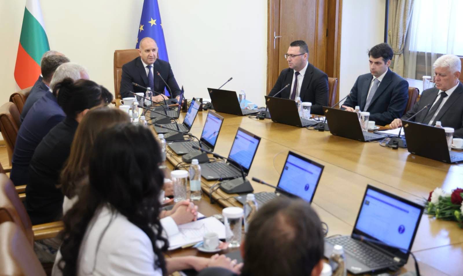 Румен Радев поиска по-смели реформи в образованието след „катастрофалните“ резултати от теста PISA